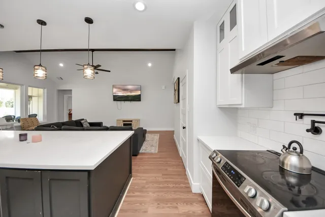 $302,000 | 118 Nelson Lane, Anahuac, TX 77514