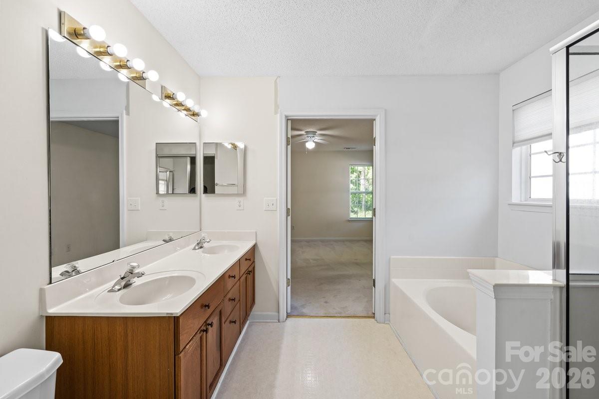 1937 Decatur Court Charlotte, NC 28213 - Photo 15 of 30 Gallery Image 15