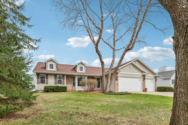 $579,900 | 2188 Essex Drive, Sun Prairie, WI 53590