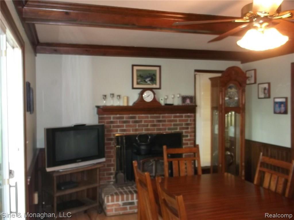 6457 Trumble Road St. Clair, MI 48079 - Photo 4 of 27 #4 DSCF0021 - Copy.JPG