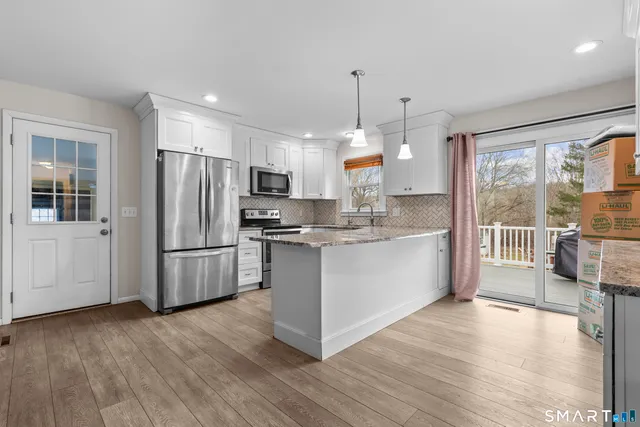 $3,200 | 91 Benz Street, Ansonia, CT 06401