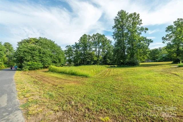 a view of an outdoor space and a yard