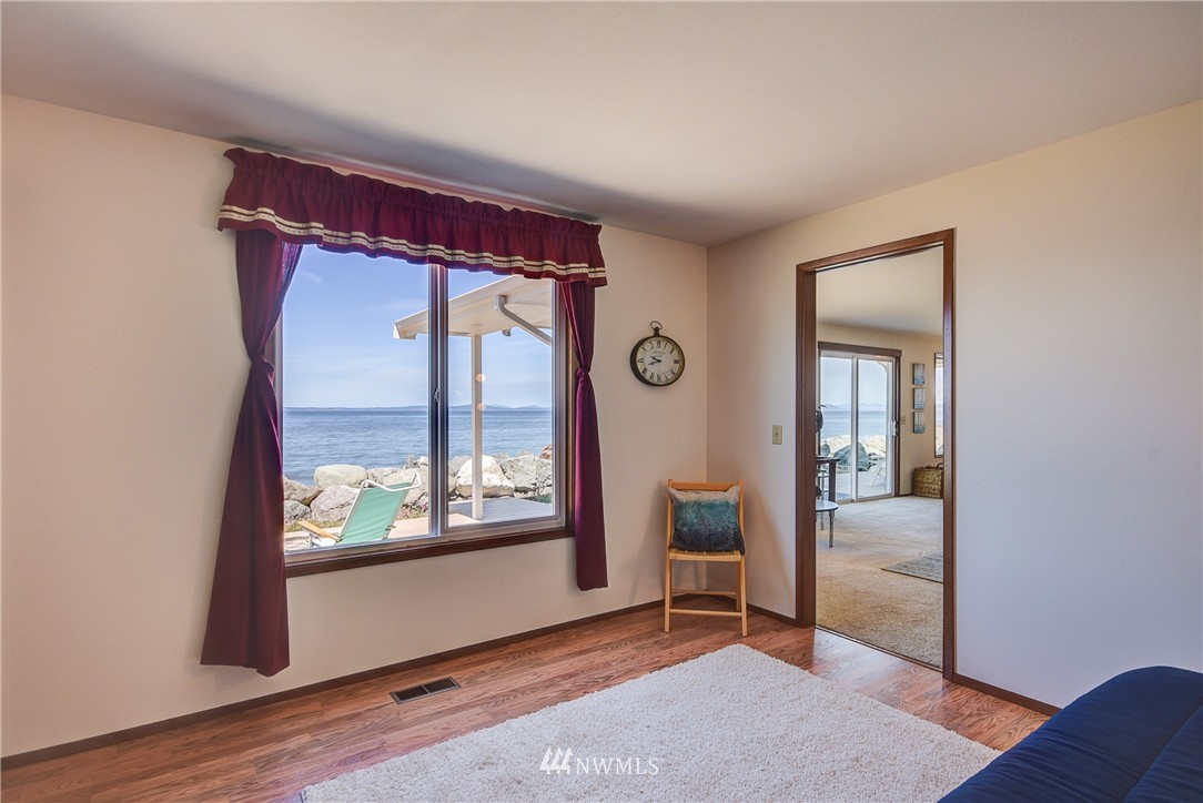2607 West Beach Road Oak Harbor, WA 98277 - Photo 12 of 25 Gallery Image 12