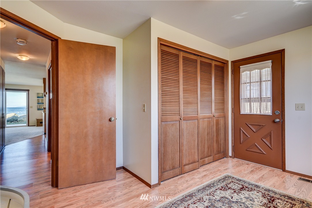 2607 West Beach Road Oak Harbor, WA 98277 - Photo 16 of 25 Gallery Image 16