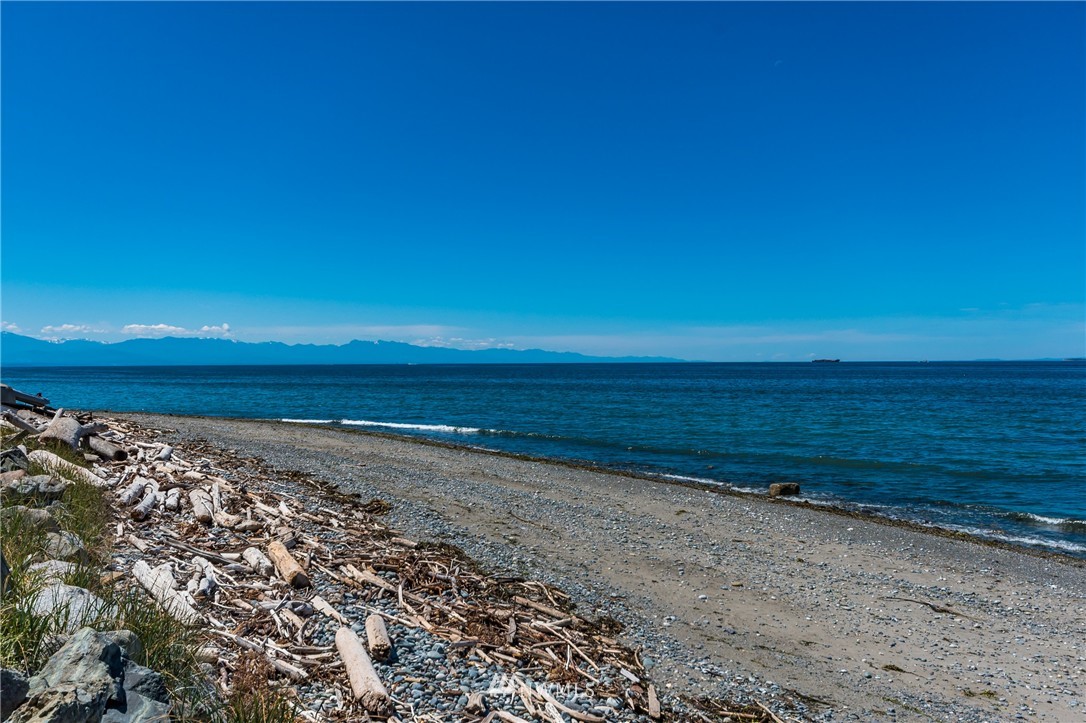 2607 West Beach Road Oak Harbor, WA 98277 - Photo 23 of 25 Gallery Image 23