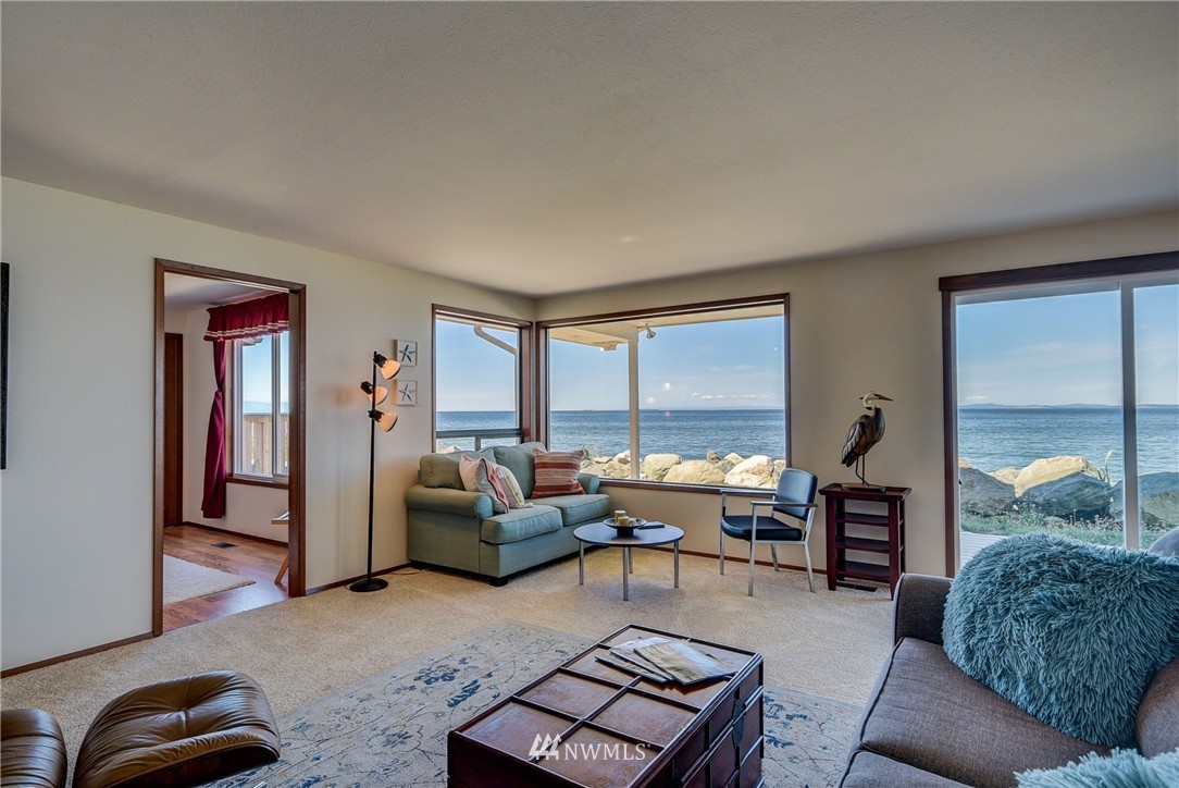 2607 West Beach Road Oak Harbor, WA 98277 - Photo 4 of 25 Gallery Image 4