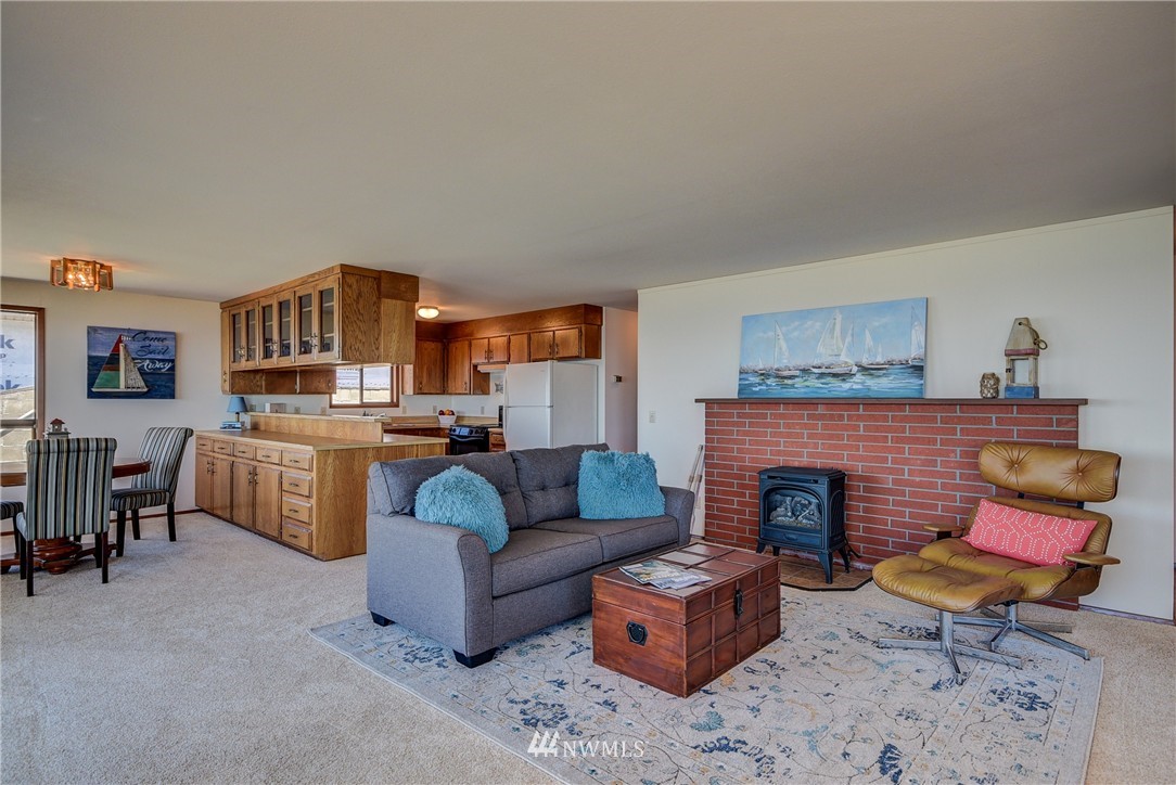 2607 West Beach Road Oak Harbor, WA 98277 - Photo 5 of 25 Gallery Image 5