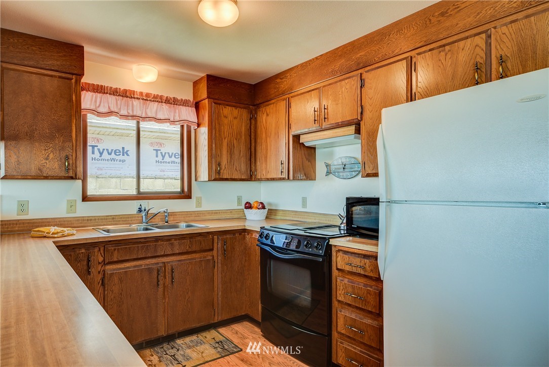 2607 West Beach Road Oak Harbor, WA 98277 - Photo 8 of 25 Gallery Image 8