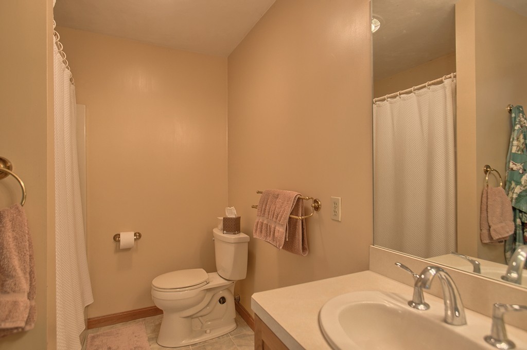 60 Robbs Hill Road Lunenburg, MA 01462 - Photo 16 of 30 Gallery Image 16