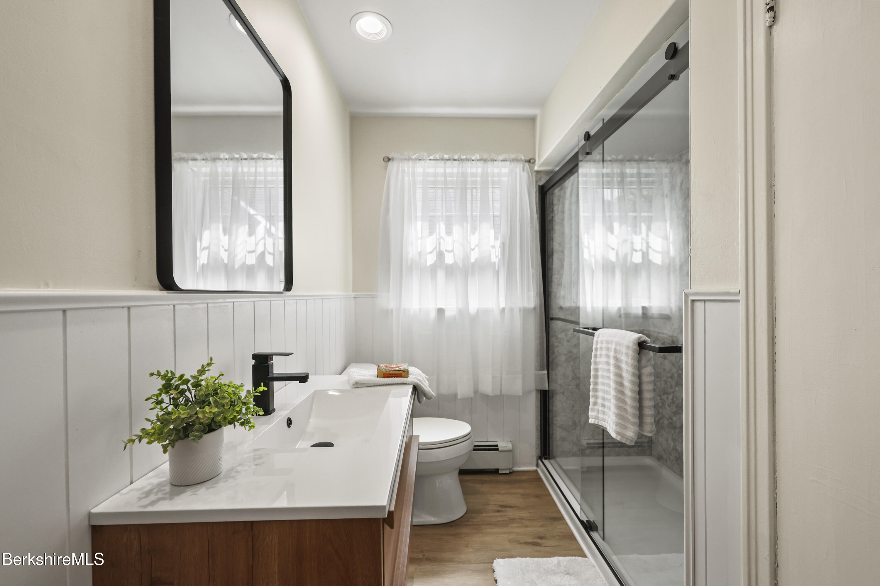 43 State Street Pittsfield, MA 01201 - Photo 22 of 42 Bathroom