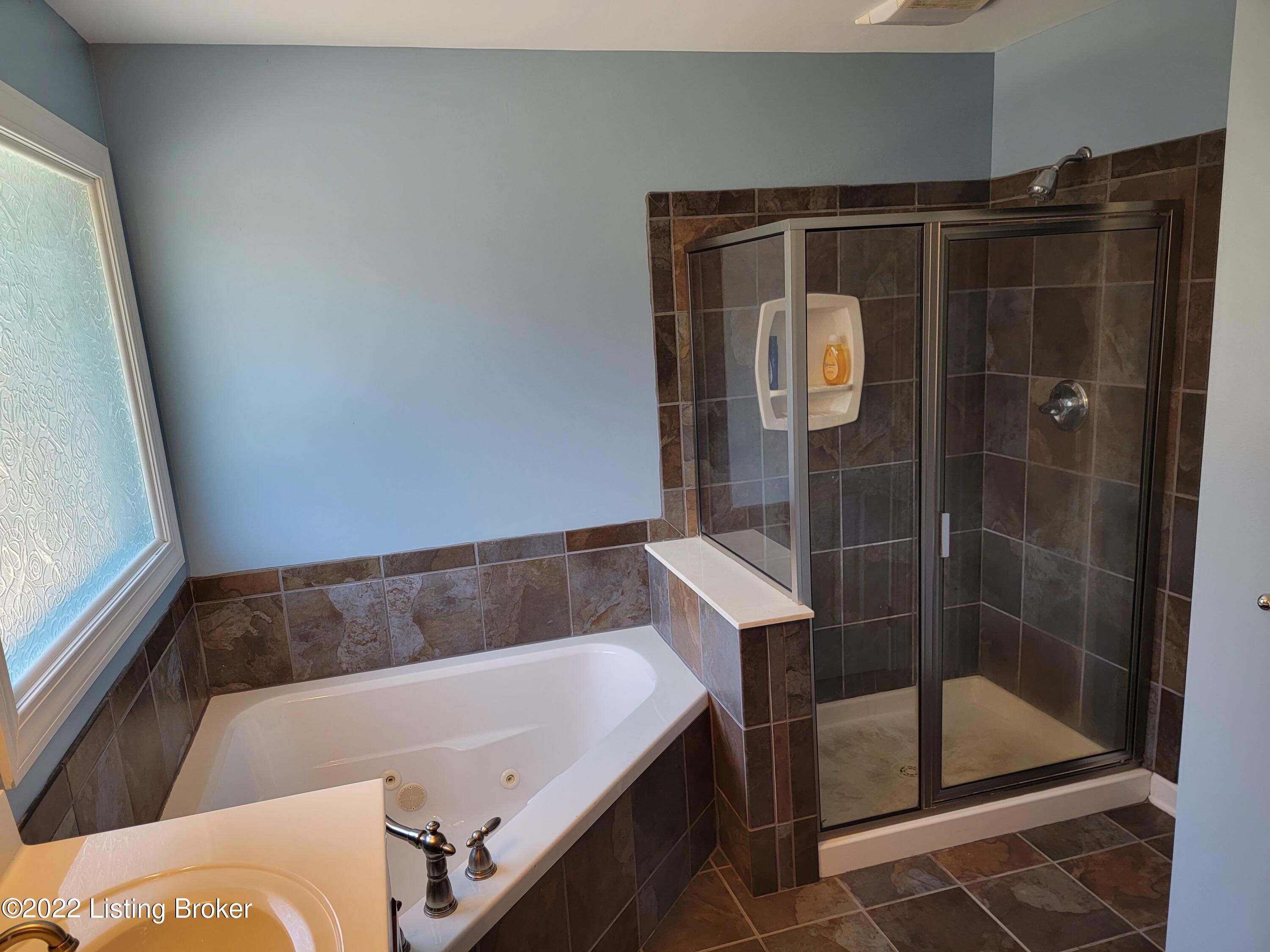 2708 Razor View Court Louisville, KY 40299 - Photo 37 of 76 20220609_141138