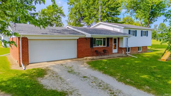 $275,000 | 8885 East 400 North, Van Buren, IN 46991