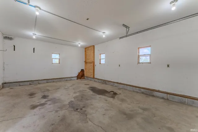 $300,000 | 8885 East 400 North, Van Buren, IN 46991