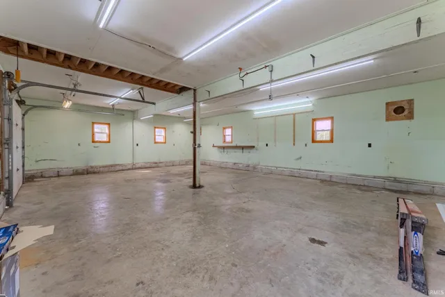 $300,000 | 8885 East 400 North, Van Buren, IN 46991