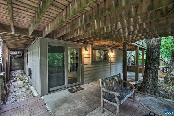 $424,900 | 200 White Oak Drive, Roseland, VA 22967