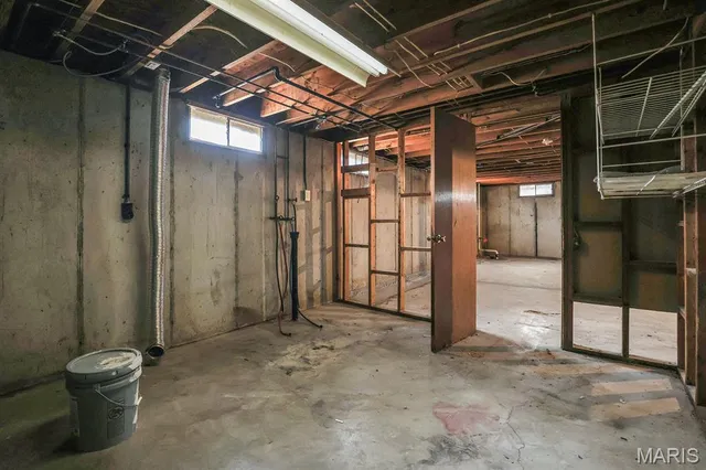 $2,100 | 2818 Quenley Street, St. Charles, MO 63301