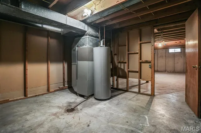 $2,100 | 2818 Quenley Street, St. Charles, MO 63301