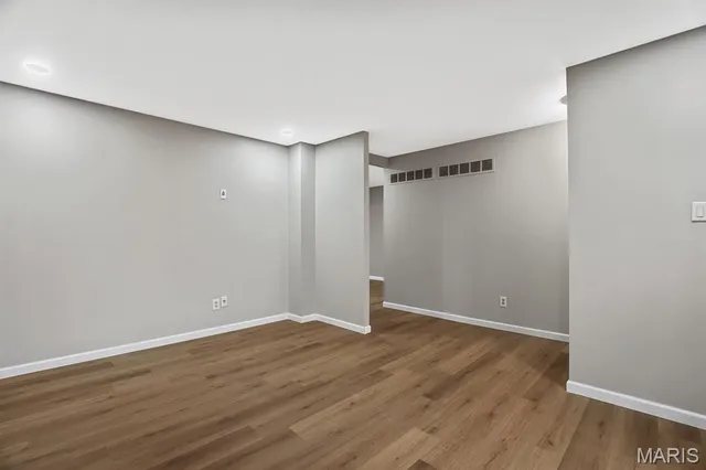 $2,100 | 2818 Quenley Street, St. Charles, MO 63301