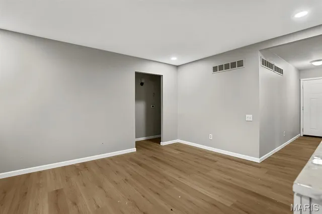 $2,100 | 2818 Quenley Street, St. Charles, MO 63301