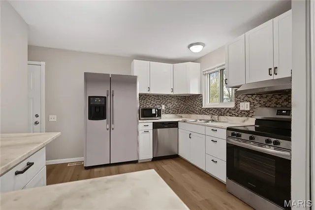 $2,100 | 2818 Quenley Street, St. Charles, MO 63301