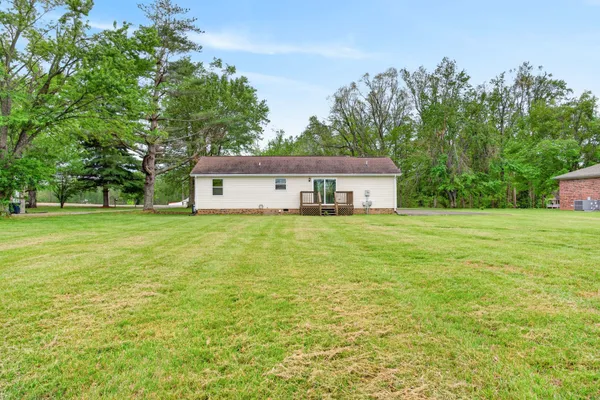 $319,900 | 1440 Old Highway 52, Lafayette, TN 37083
