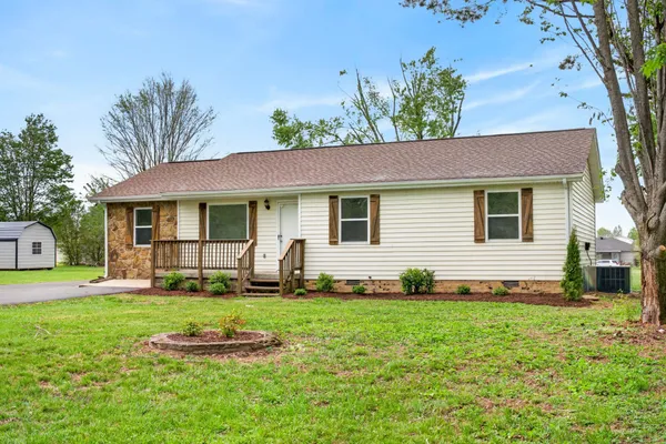 $319,900 | 1440 Old Highway 52, Lafayette, TN 37083