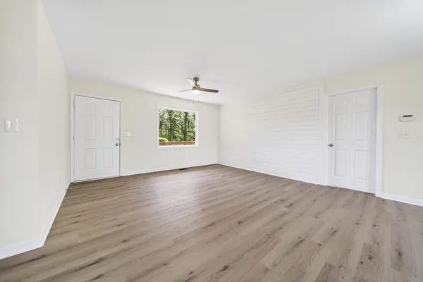 $319,900 | 1440 Old Highway 52, Lafayette, TN 37083
