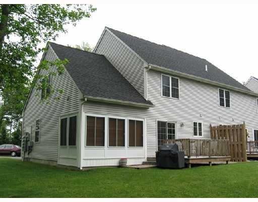 1024 Boston Neck Road, Unit D Narragansett, RI 02882 - Photo 2 of 8 Exterior Back.