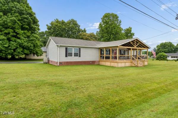 $299,900 | 117 Lincoln Street, Unicoi, TN 37692