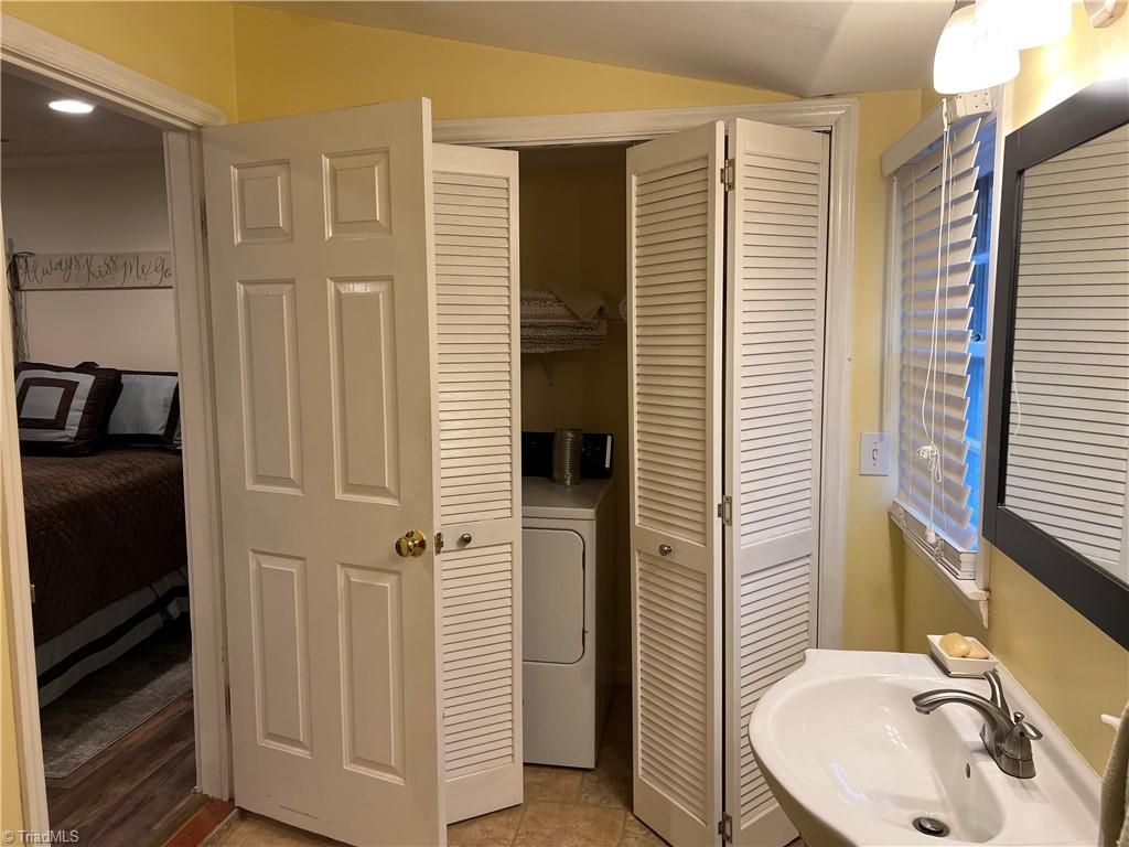 1085 Tom Gordon Road King, NC 27021 - Photo 11 of 17 Kitchen and dining