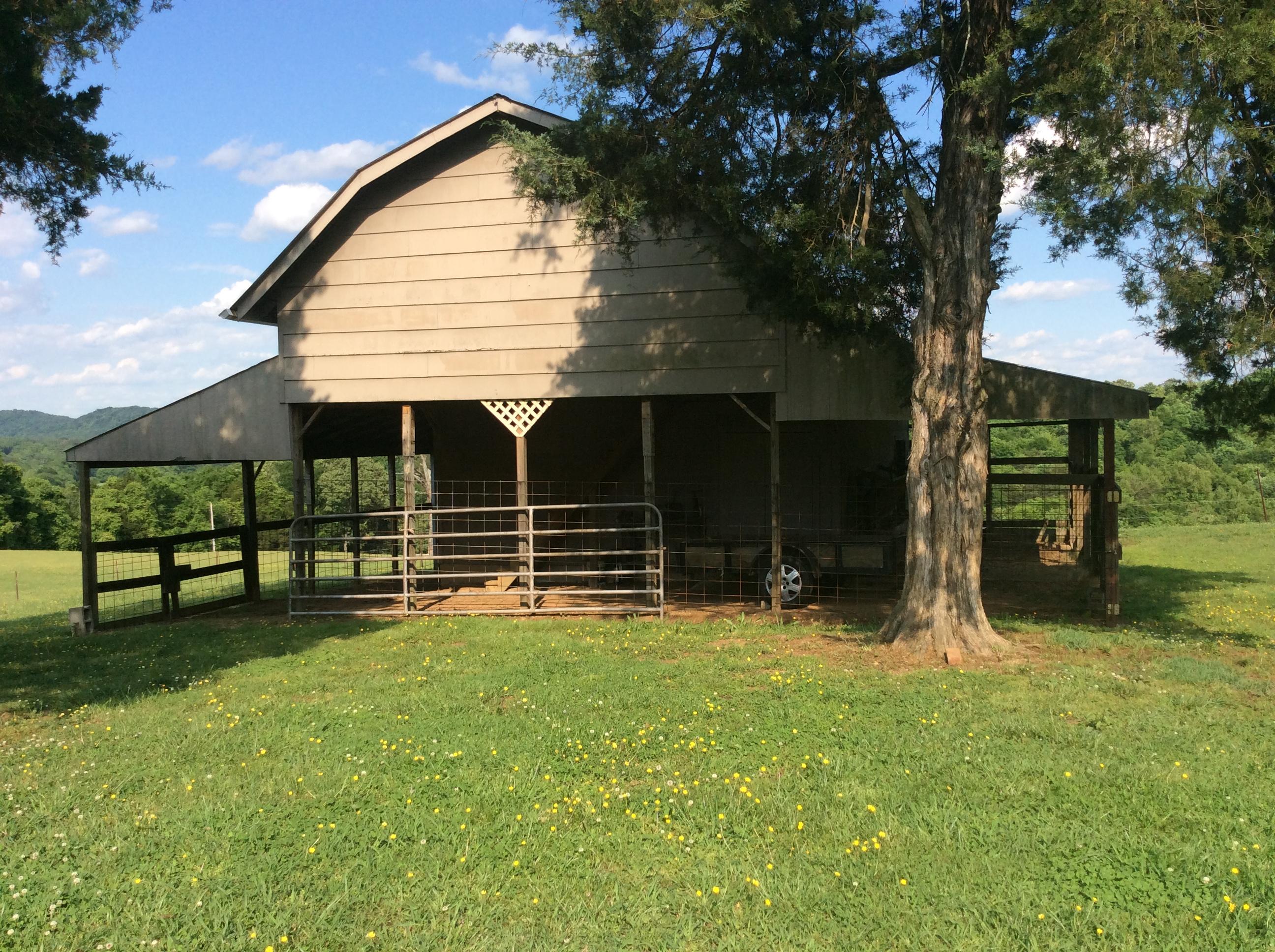 356 Scott Street Charleston, TN 37310 - Photo 39 of 43 TN Barn