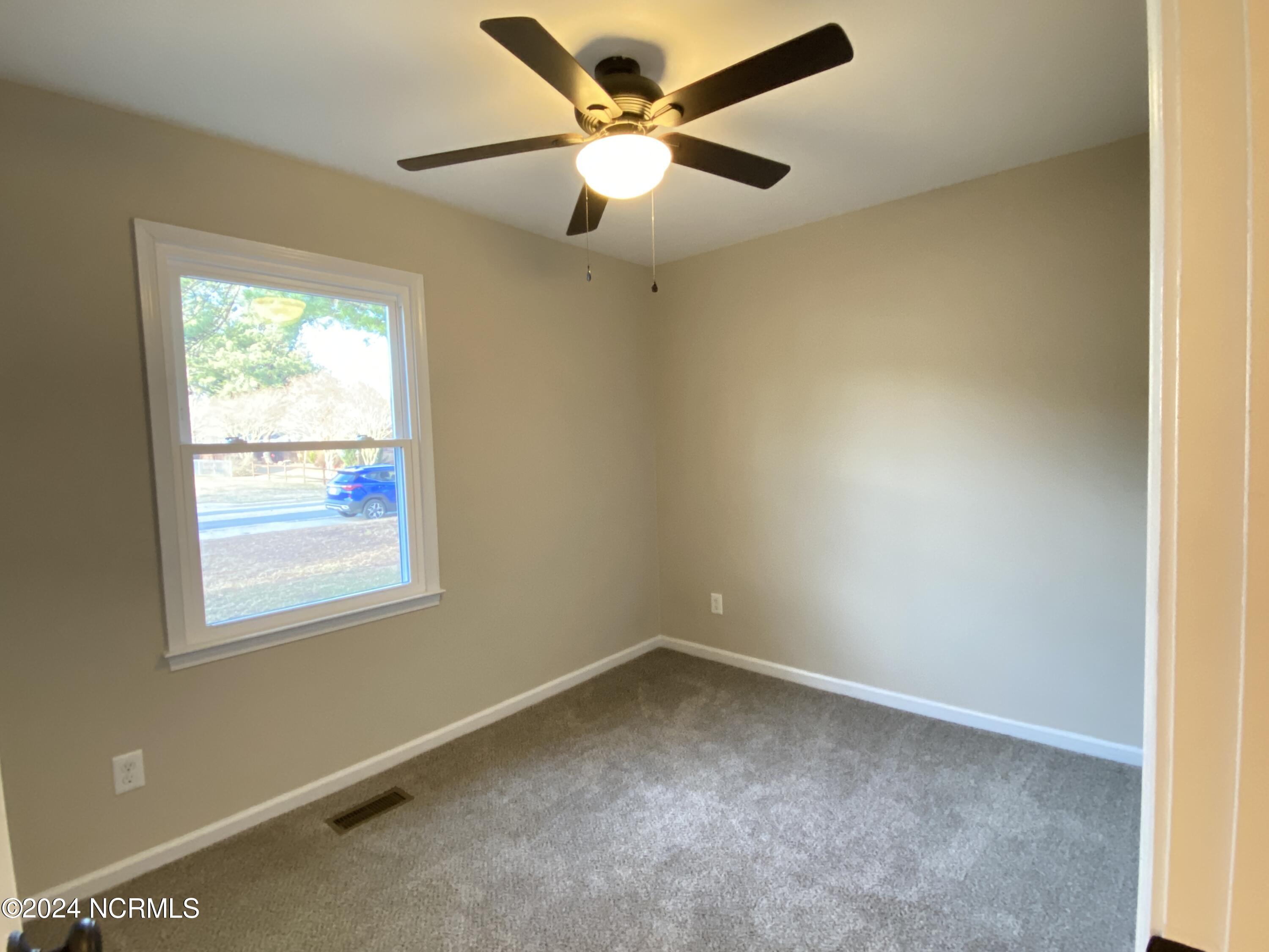 110 Sycamore Street Dunn, NC 28334 - Photo 11 of 28 IMG_9313