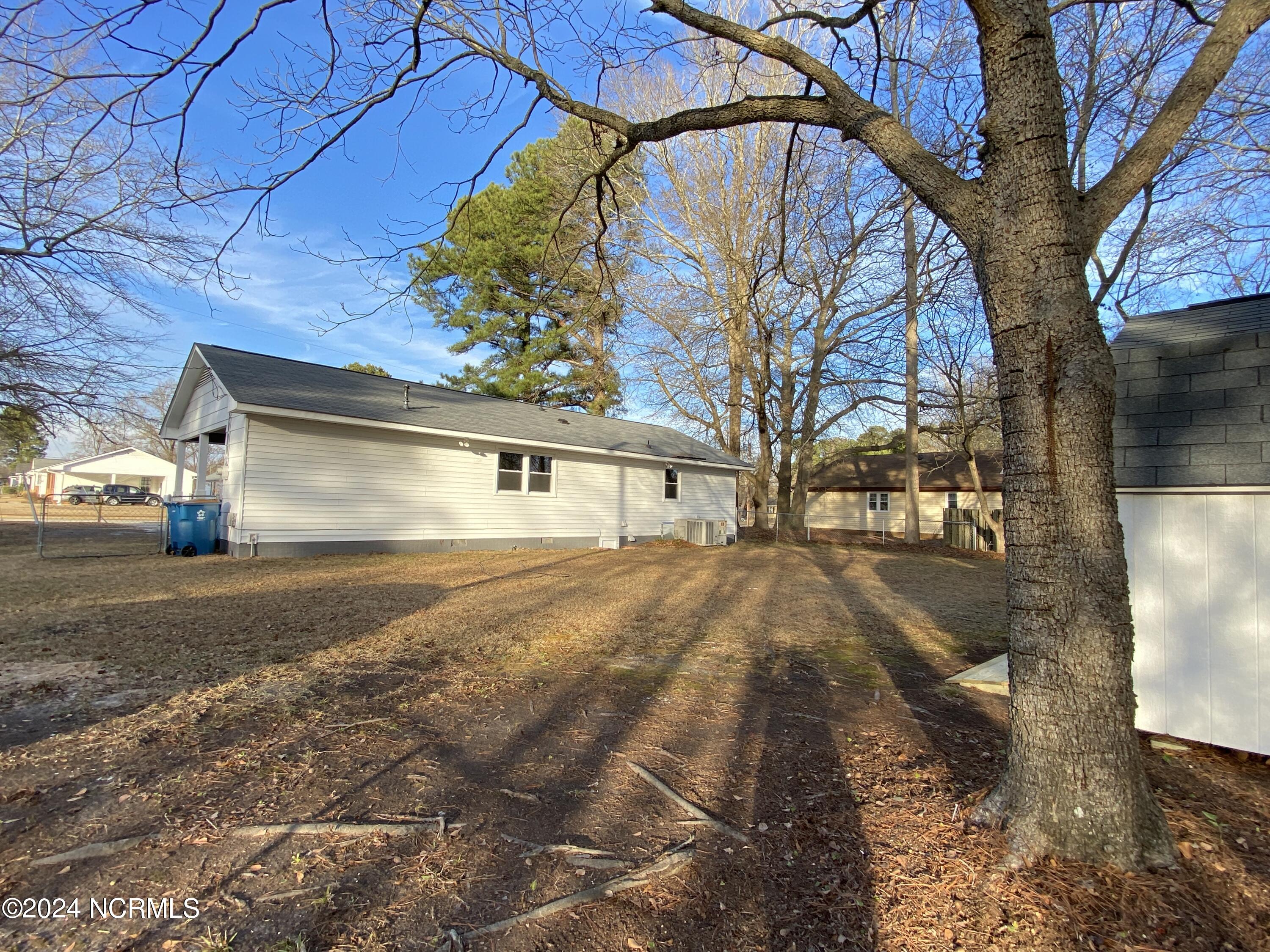 110 Sycamore Street Dunn, NC 28334 - Photo 25 of 28 IMG_9328