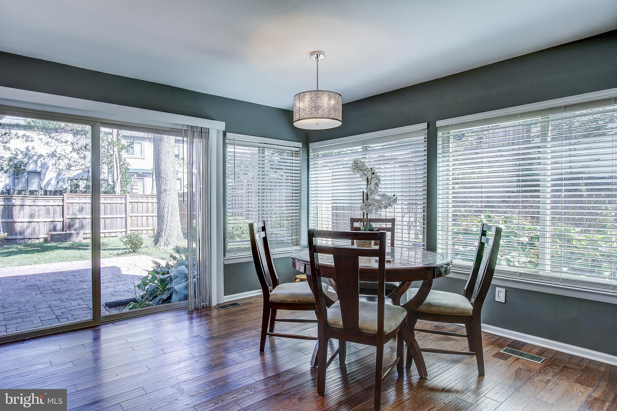 18941 Glendower Road Gaithersburg, MD 20879 - Photo 22 of 47 "Table Space Kitchen w/ View from Slider""