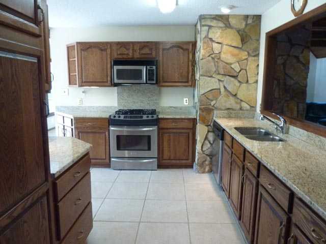 1006 Altamont Road Greenville, SC 29609 - Photo 6 of 25