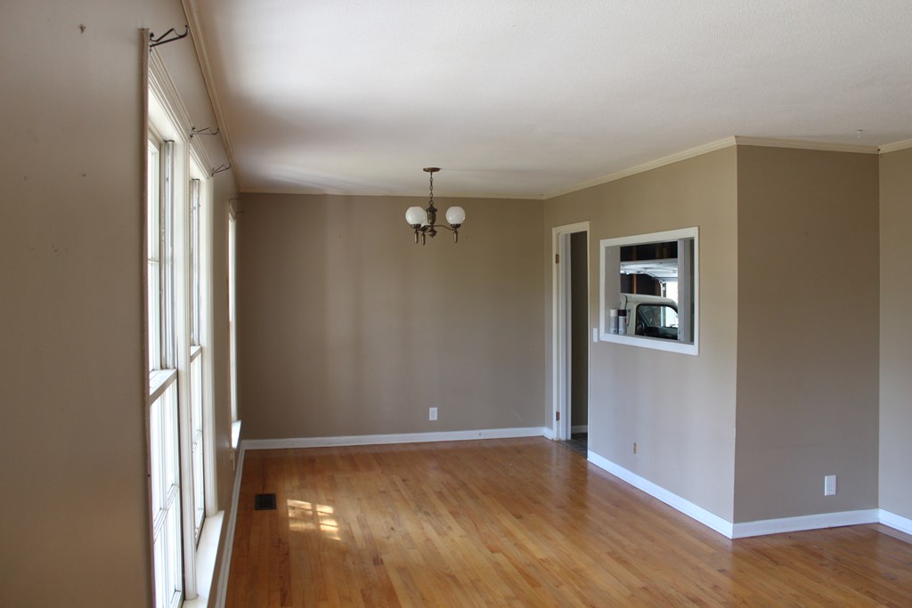 1616 Randall Road Dothan, AL 36303 - Photo 3 of 15 Living room/dining
