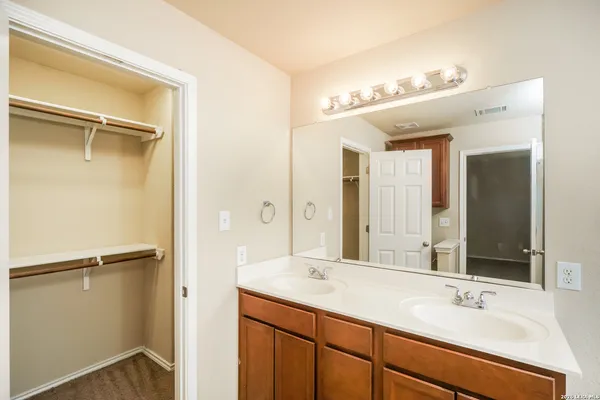 $2,050 | 11708 Northern Star, Schertz, TX 78154