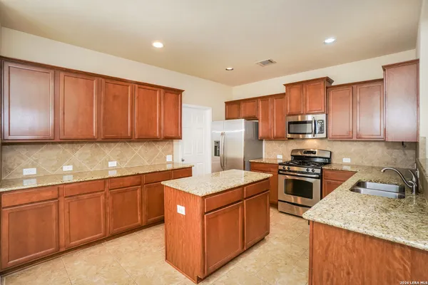 $2,050 | 11708 Northern Star, Schertz, TX 78154
