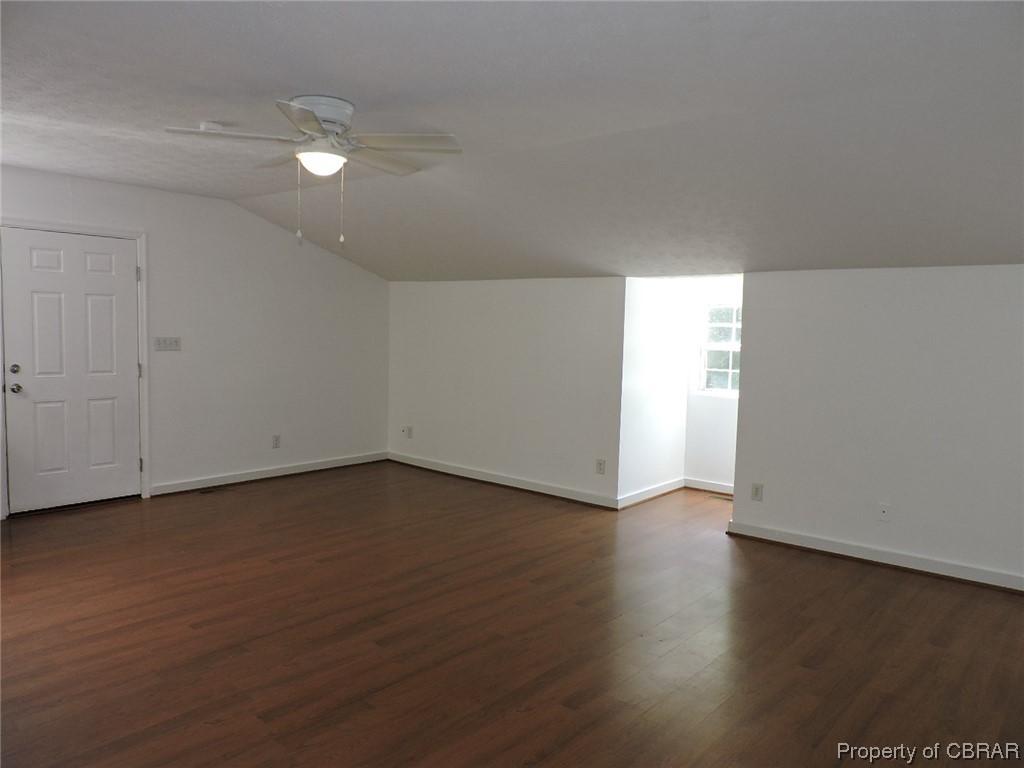 9089 Guinea Road Hayes, VA 23072 - Photo 24 of 30 APT LIVING ROOM