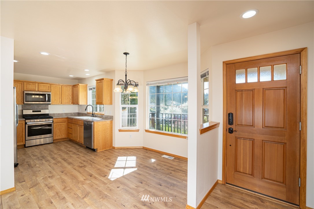 2011 Riley Road Mount Vernon, WA 98274 - Photo 5 of 27 Gallery Image 5