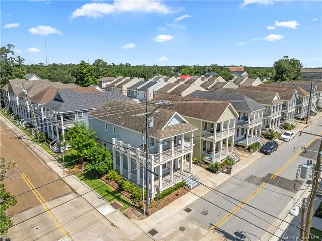 $299,500 | 601 Hodges Street, Lake Charles, LA 70601