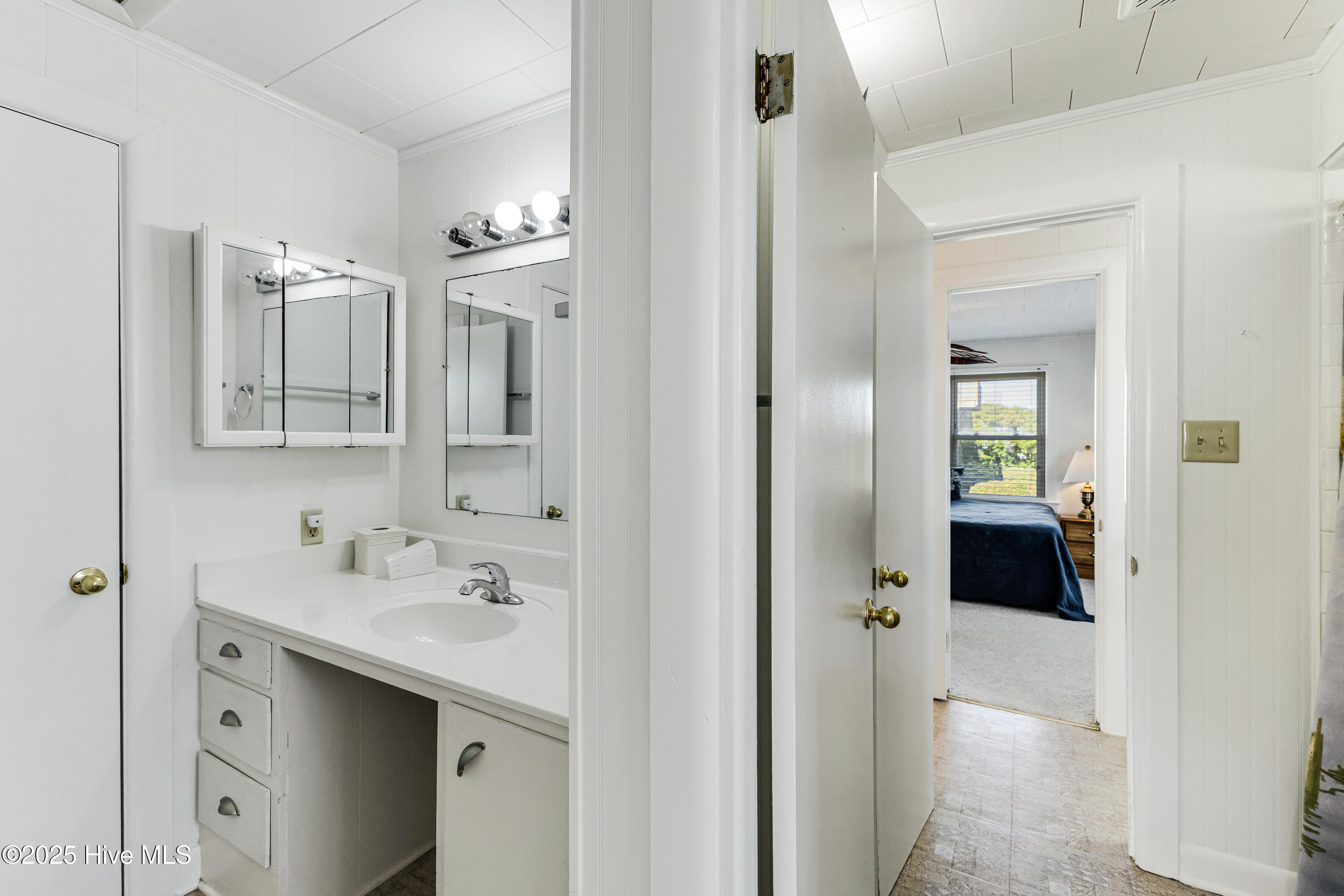 317 Sand Piper Lane Holden Beach, NC 28462 - Photo 11 of 26 bath