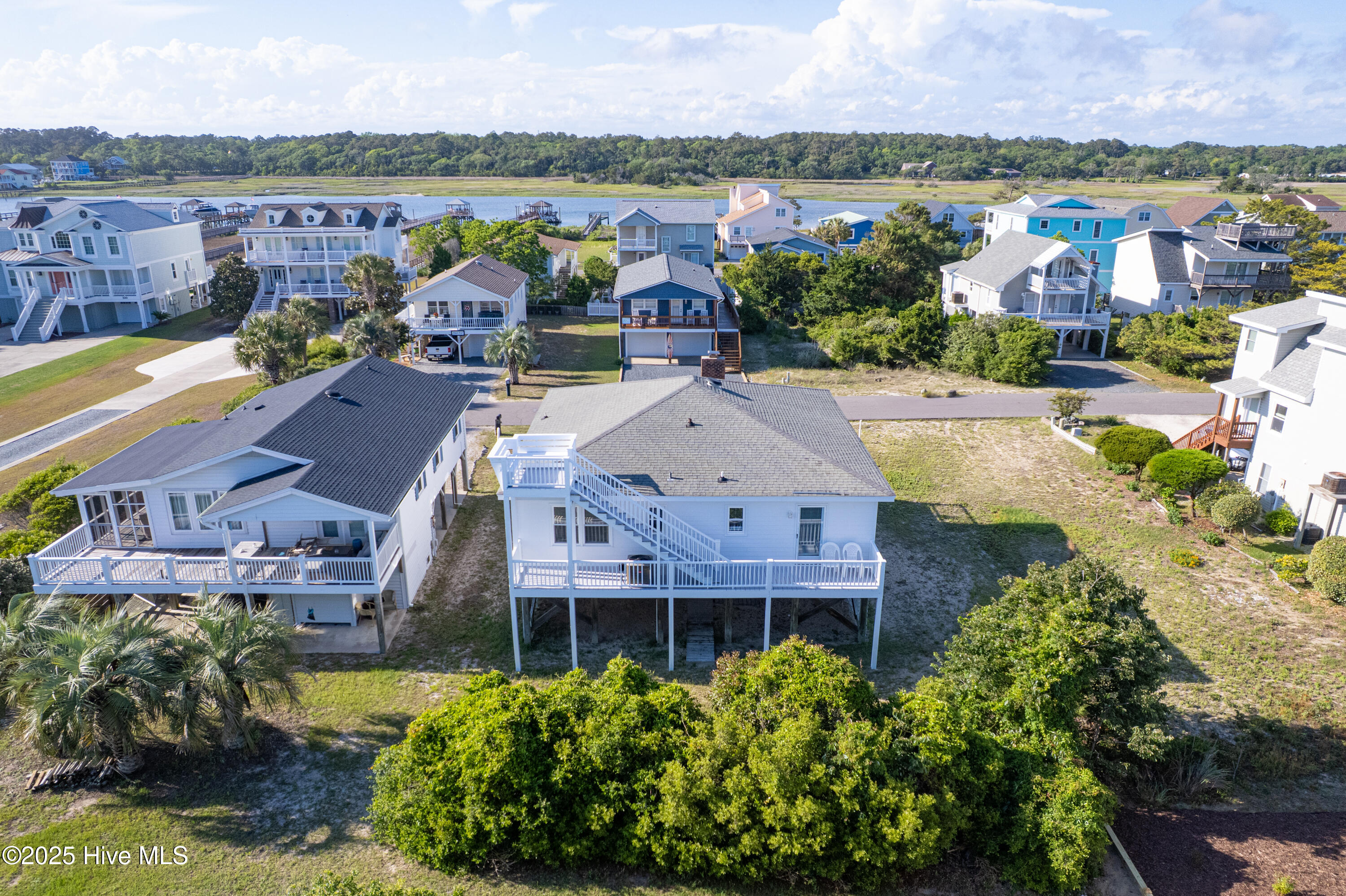 317 Sand Piper Lane Holden Beach, NC 28462 - Photo 25 of 26 317 Sand Piper-45