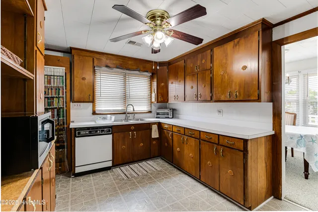 $589,900 | 317 Sand Piper Lane, Holden Beach, NC 28462