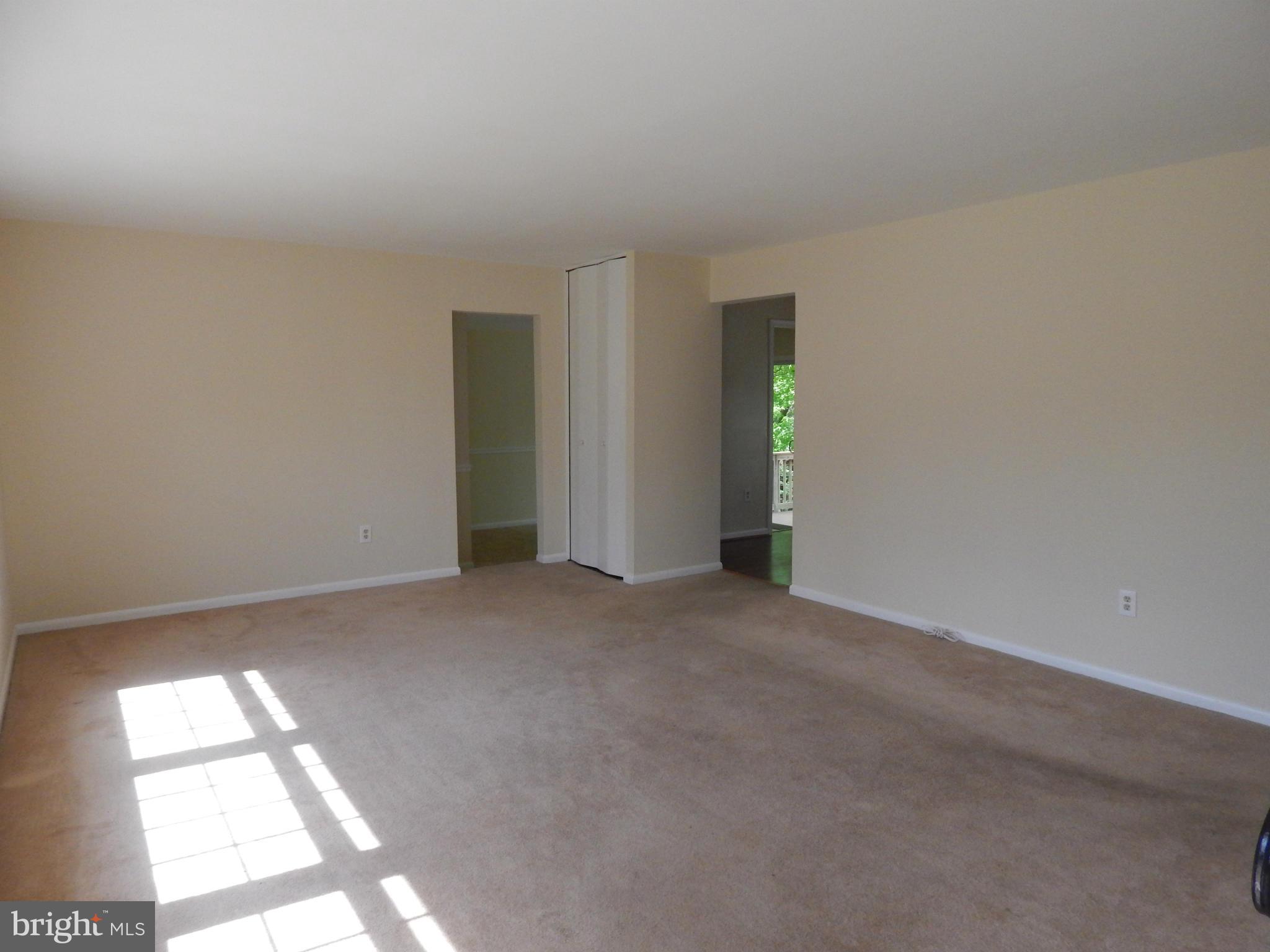 1912 Tadcaster Road Catonsville, MD 21228 - Photo 4 of 26 an empty room with window