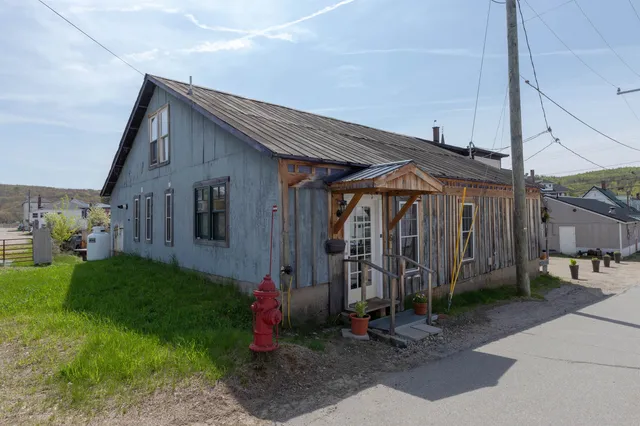 $345,000 | 18 State Street, Northumberland, NH 03582