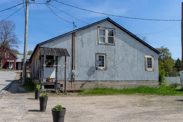 $345,000 | 18 State Street, Northumberland, NH 03582
