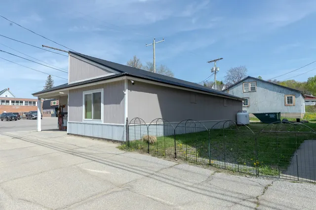 $345,000 | 18 State Street, Northumberland, NH 03582