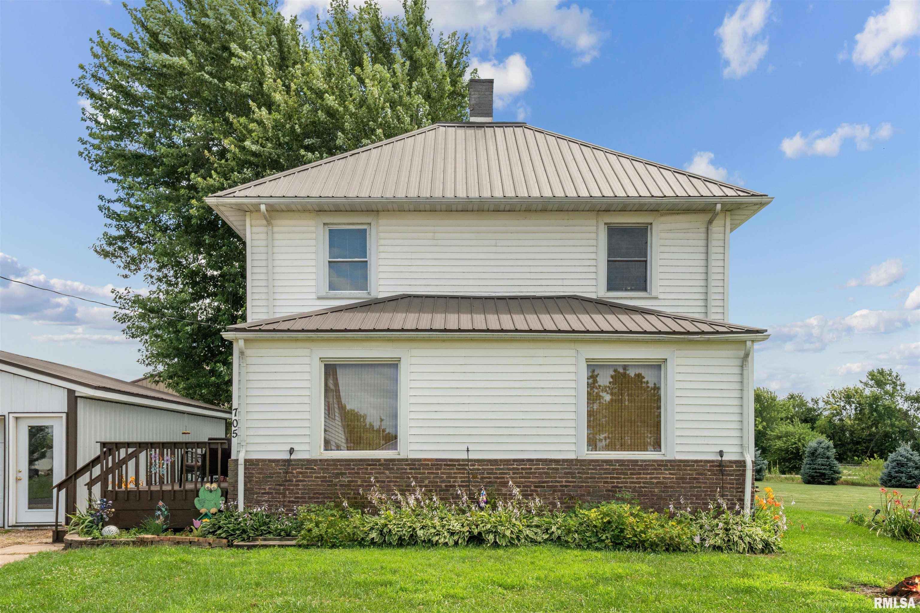 705 5th Street Lowden, IA 52255 - Photo 2 of 29 Gallery Image 2
