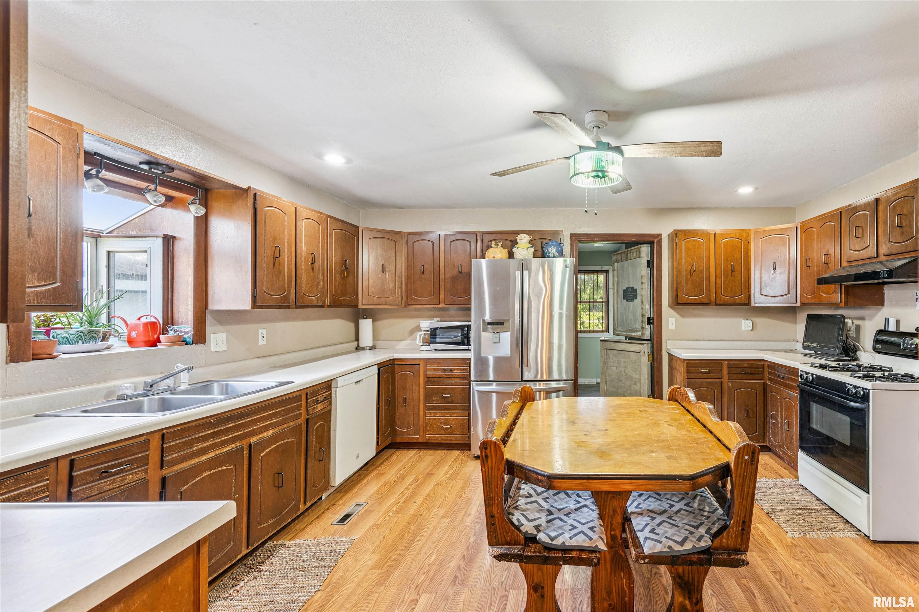705 5th Street Lowden, IA 52255 - Photo 9 of 29 Gallery Image 9